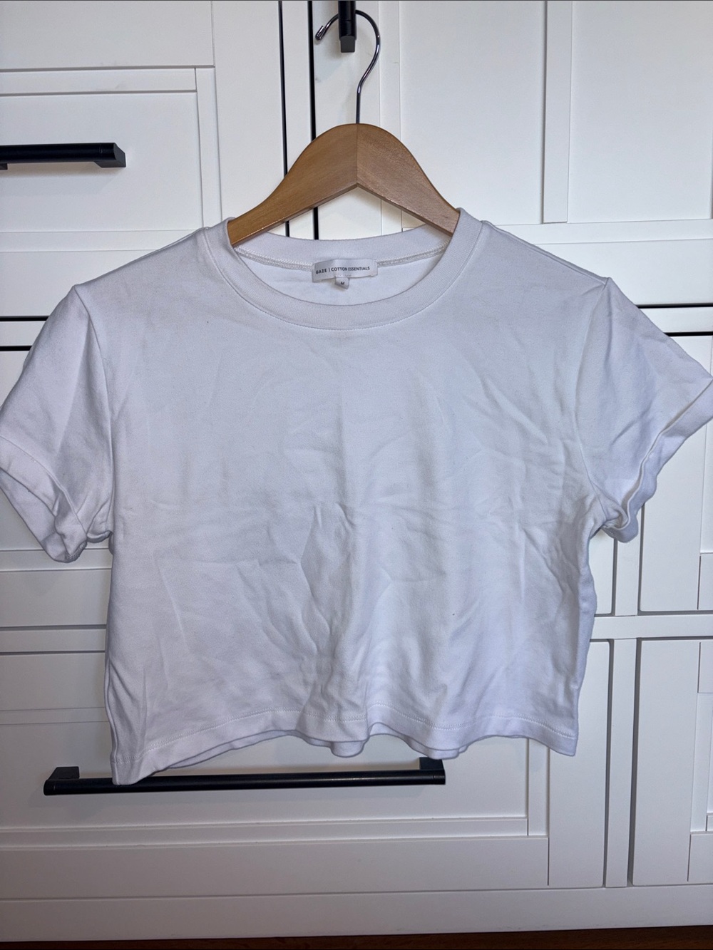 gaze White Cropped Crewneck Tee